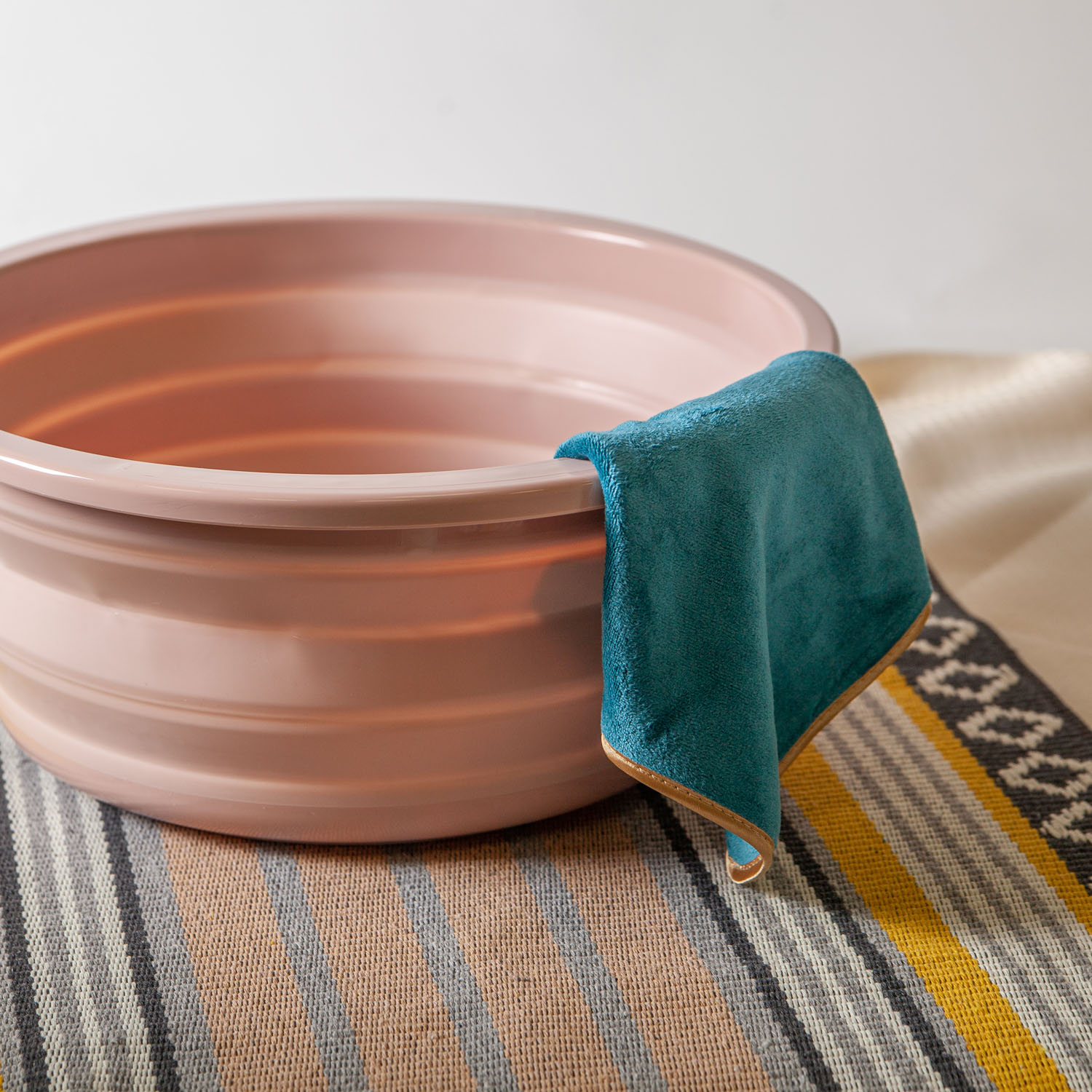 Таз складной Selecta 13 л персикового цвета