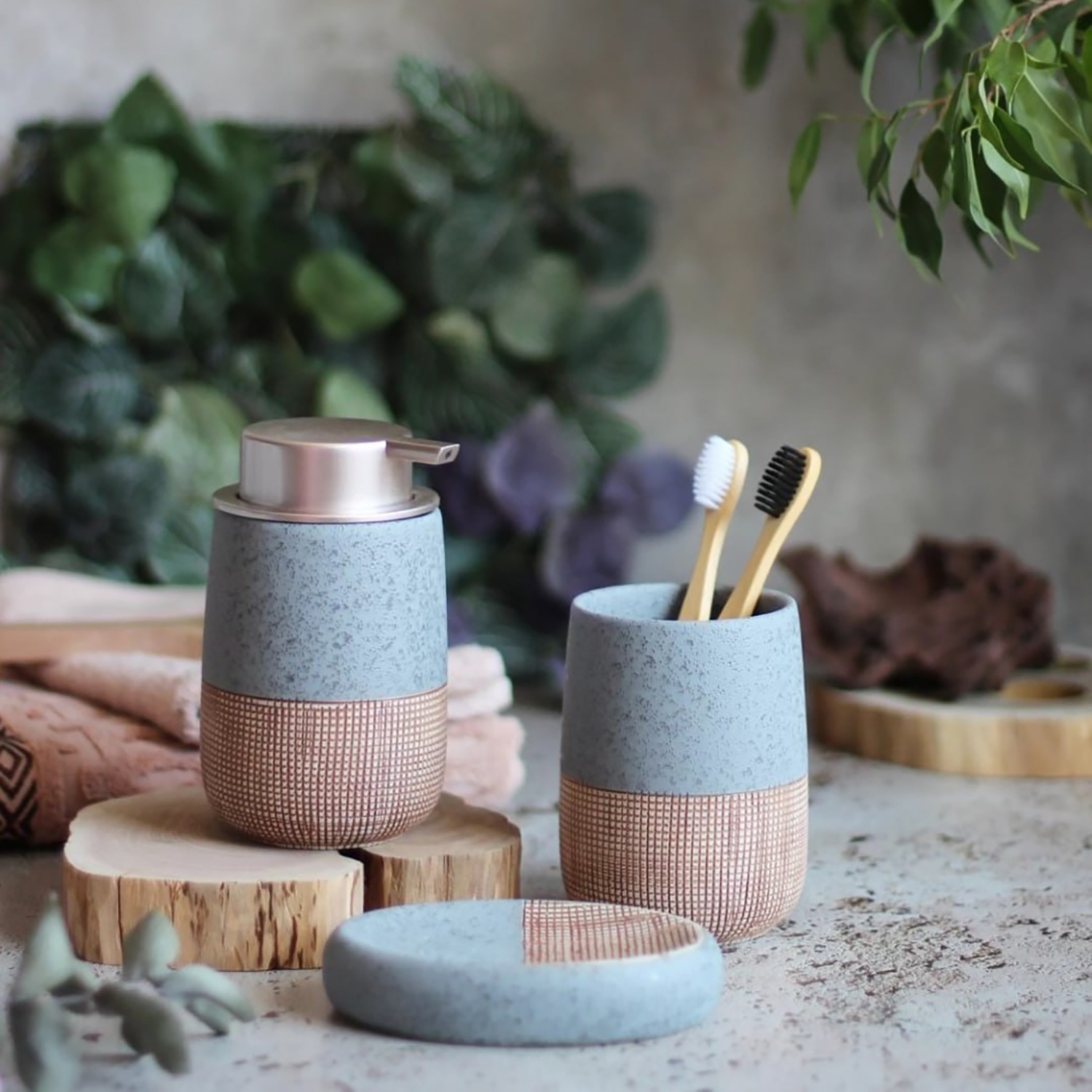 Дозатор Selecta серо-бежевого цвета