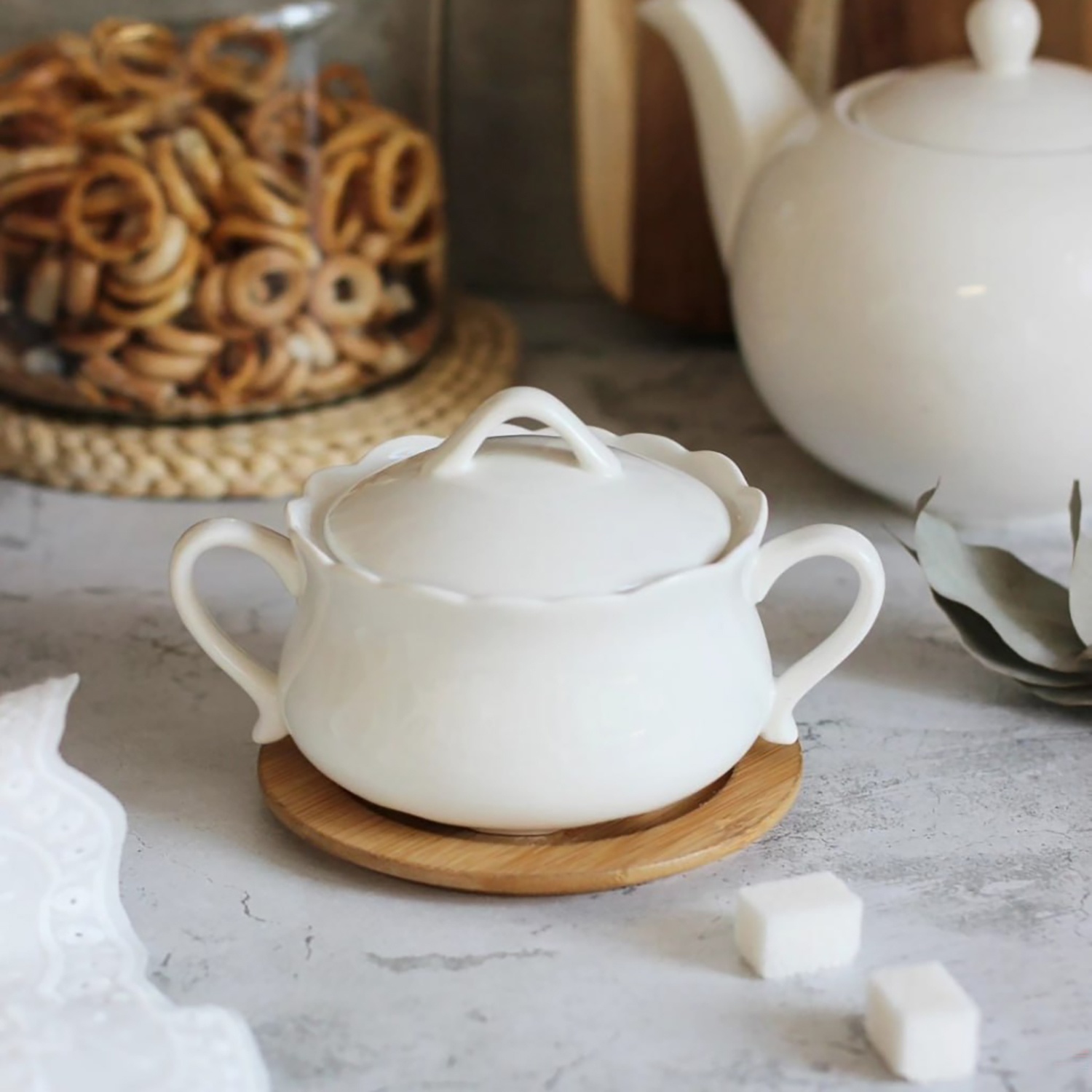 Сахарница DOMEO Linden 16x14x8 см на бамбуковой подставке